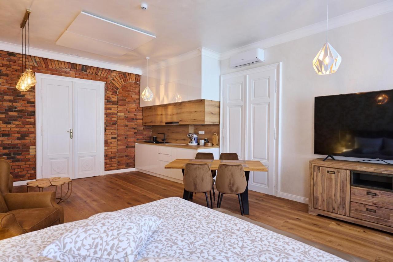 Hisa Ancka, Boutique Hotel & Maja Rooms Slovenj Gradec Exterior photo